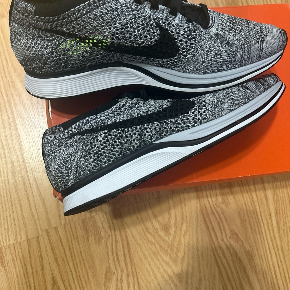 Men’s size 10.5 flyknit 1.0 OG - Oreo colour way, brand new with box. Dead-stock - Picture 6 of 9